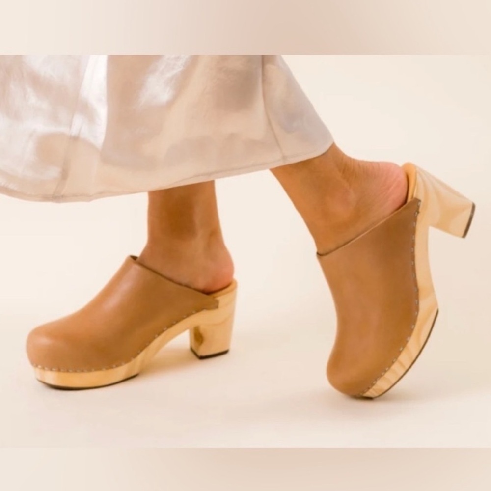 Nisolo Tan Leather Mules